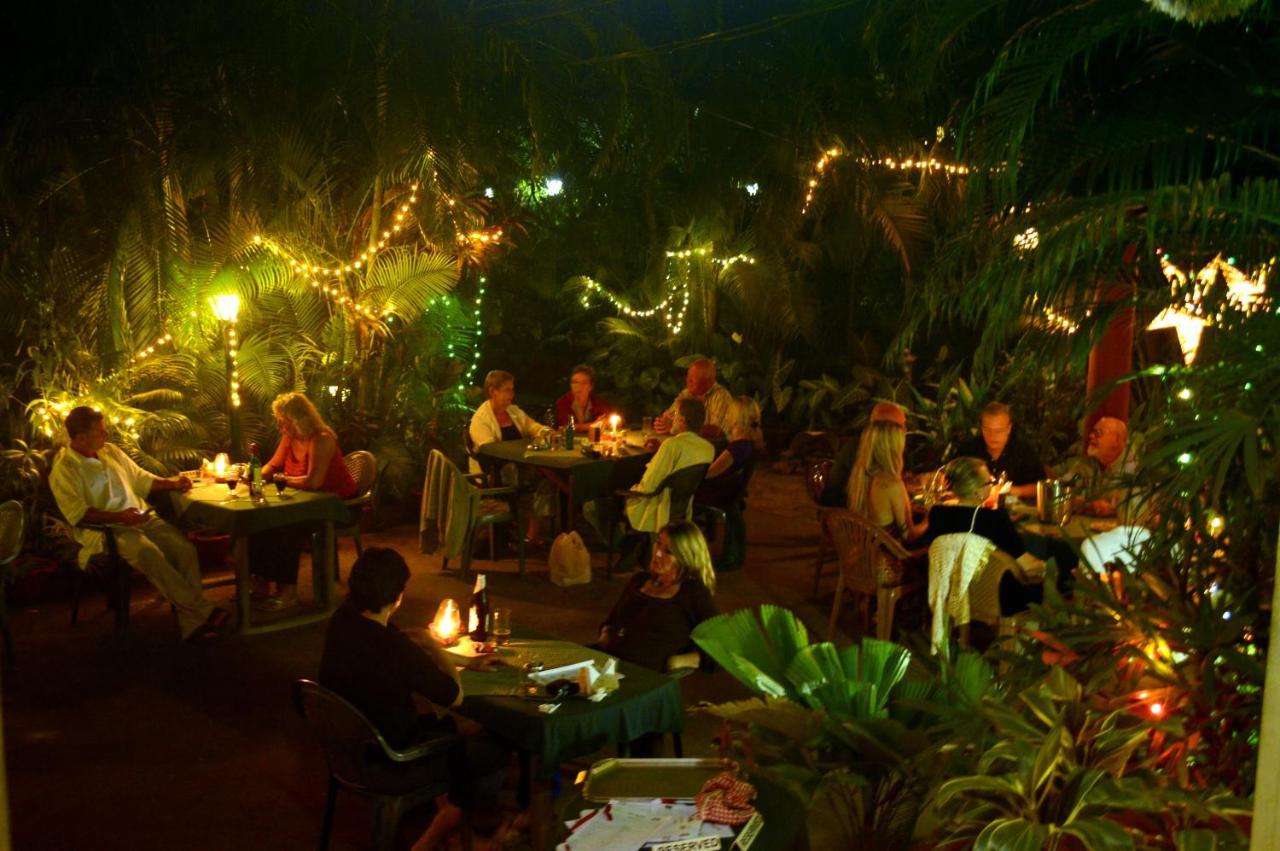 Palm Grove Cottages - Leisure Resort 比纳里姆 外观 照片