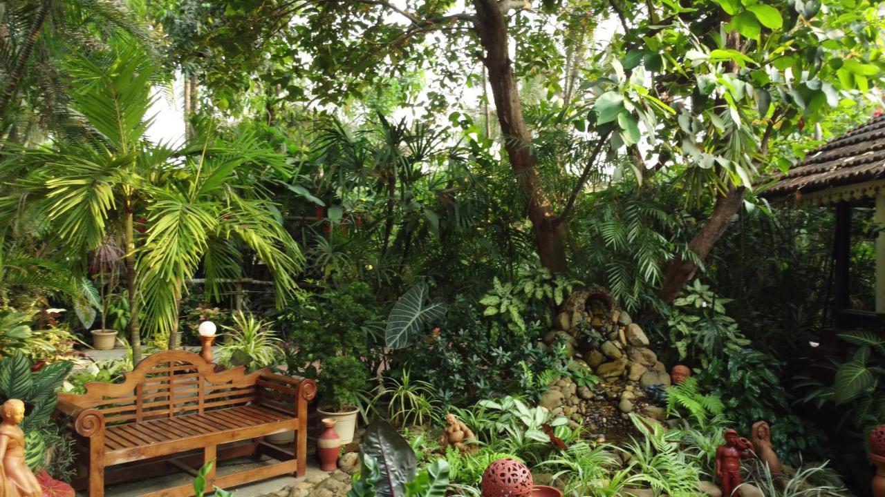 Palm Grove Cottages - Leisure Resort 比纳里姆 外观 照片