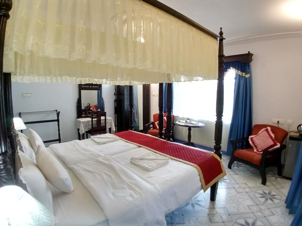Palm Grove Cottages - Leisure Resort 比纳里姆 外观 照片